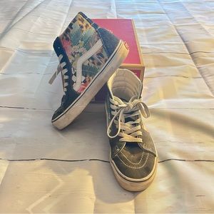 Vans Sk8-Hi Tropical Print High Top Sneakers, Unisex Design, Mens 6 & Womens 7.5